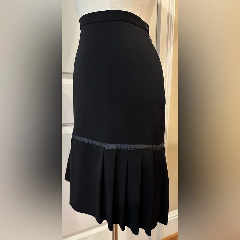 Black Pleated Hem Skirt with Satin Trim | Side Zip | Size 10